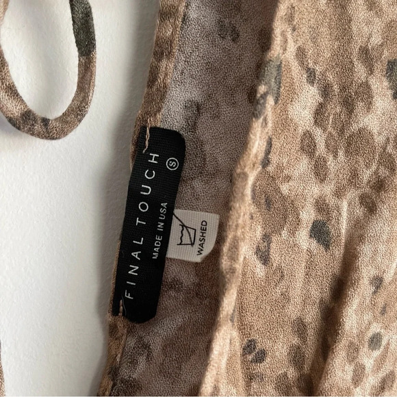 Final Touch animal print smocked loose sleeve blouse size small - Picture 2 of 5